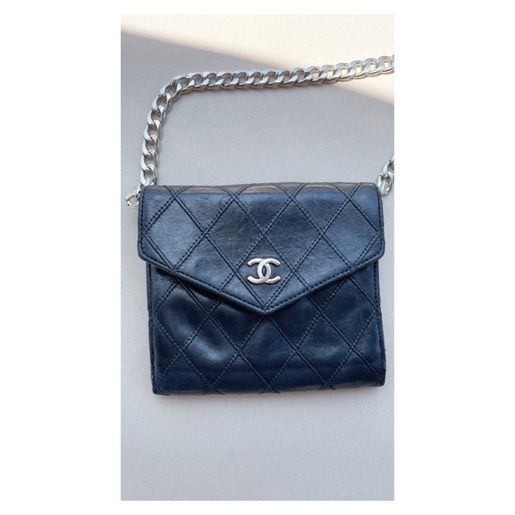 CHANEL Handbags - Chanel 1990’s Classic Quilt Crossbody Belt Bag